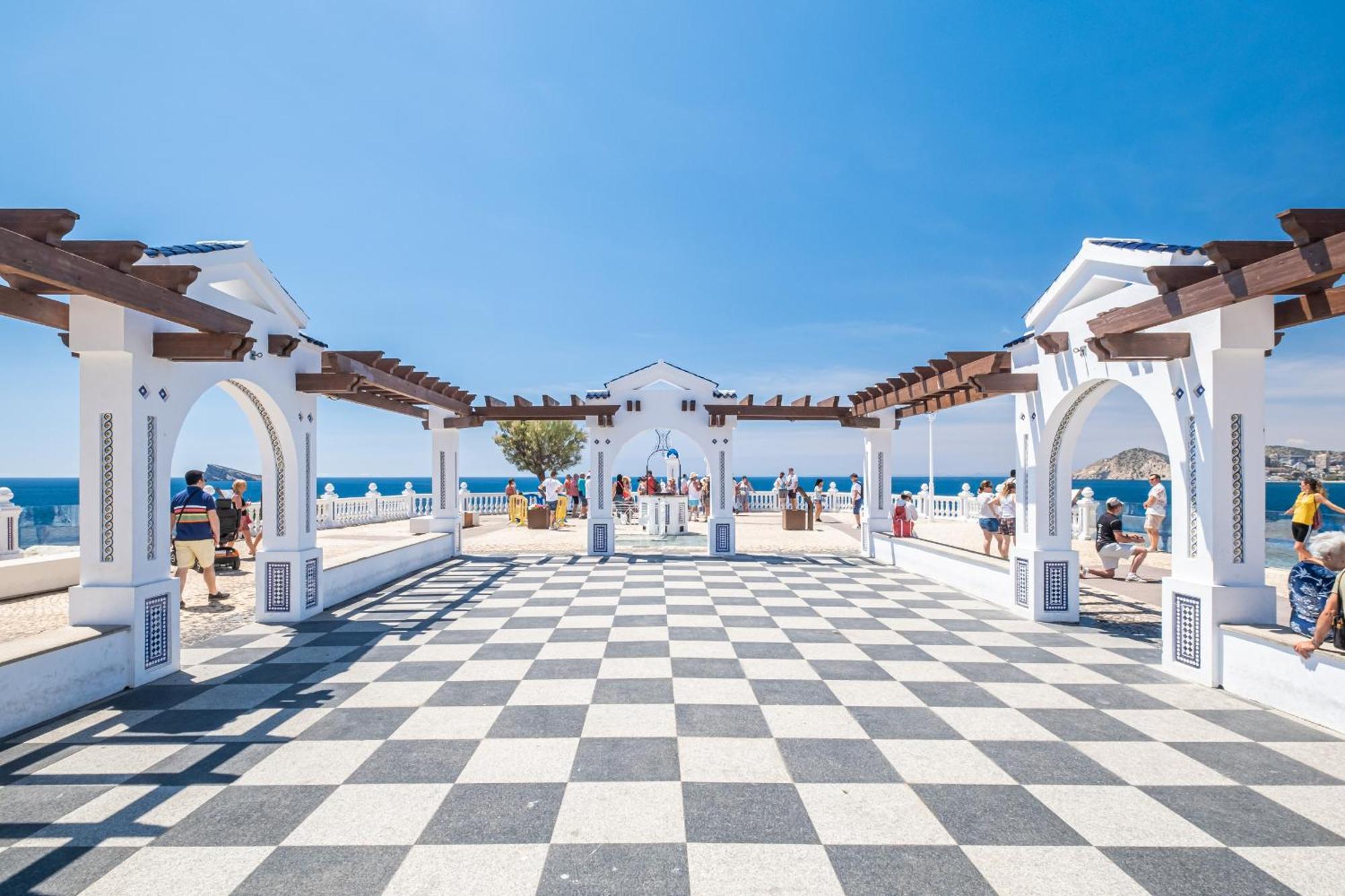 Apartamentos El Castell Benidorm Old-Town المظهر الخارجي الصورة