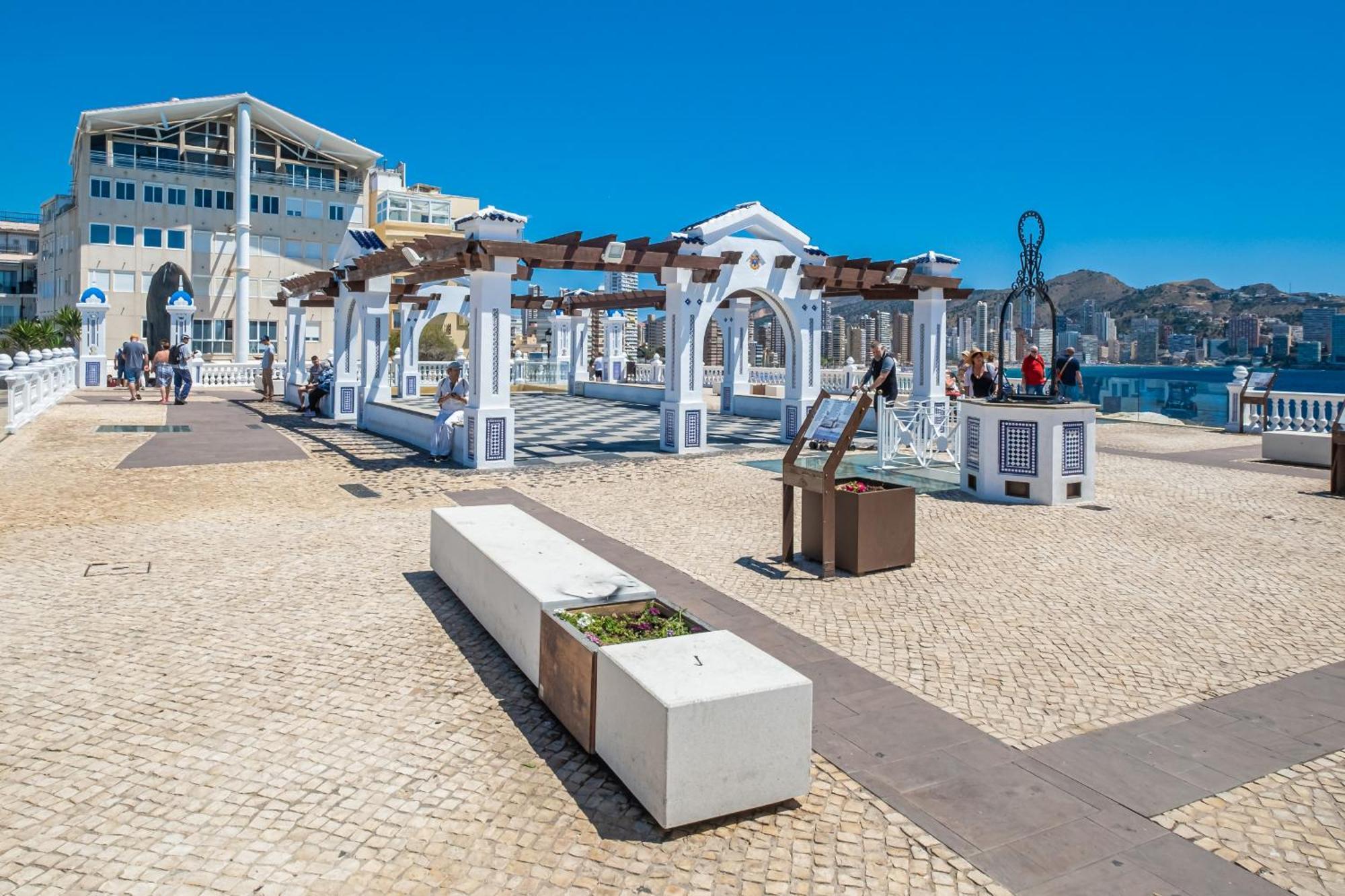 Apartamentos El Castell Benidorm Old-Town المظهر الخارجي الصورة