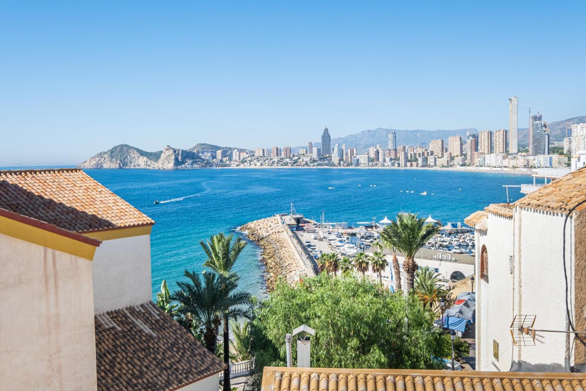 Apartamentos El Castell Benidorm Old-Town المظهر الخارجي الصورة