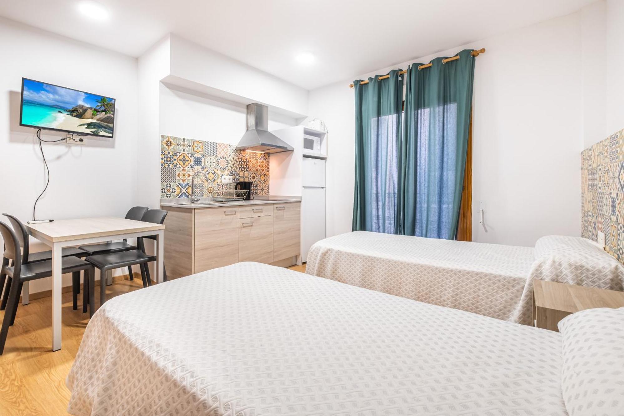 Apartamentos El Castell Benidorm Old-Town الغرفة الصورة